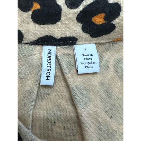 Nordstrom Womens Button Up Shirt Beige Leopard Animal Print Fleece L NWOT - Picture 7 of 8